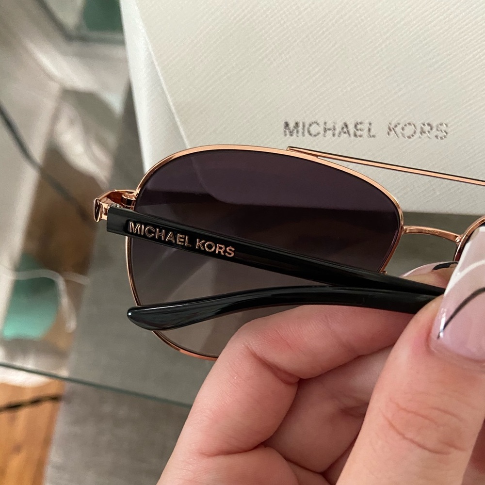 Michael Kors Aviator Sunglasses Rose Gold Frames - Picture 3 of 4
